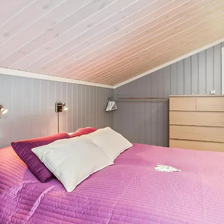 Gorgeous In Berger With House Sea View Svelvik