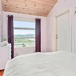4 Bedroom In Nyaraló *