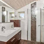 4 Bedroom In * Berger