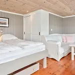 4 Bedroom In *