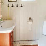 4 Bedroom In *